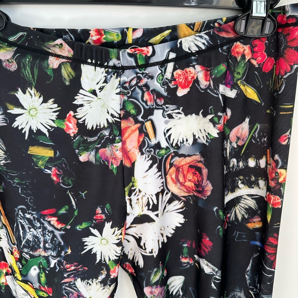 Floral Black Sleeveless Top - Picture 5 of 6